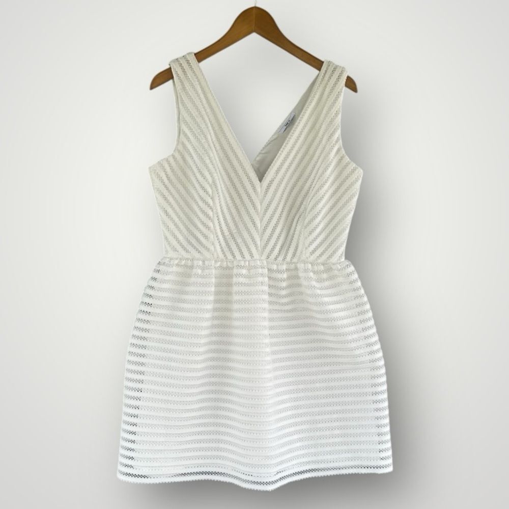 Bar III White Textured V-Neck Sleeveless Dress